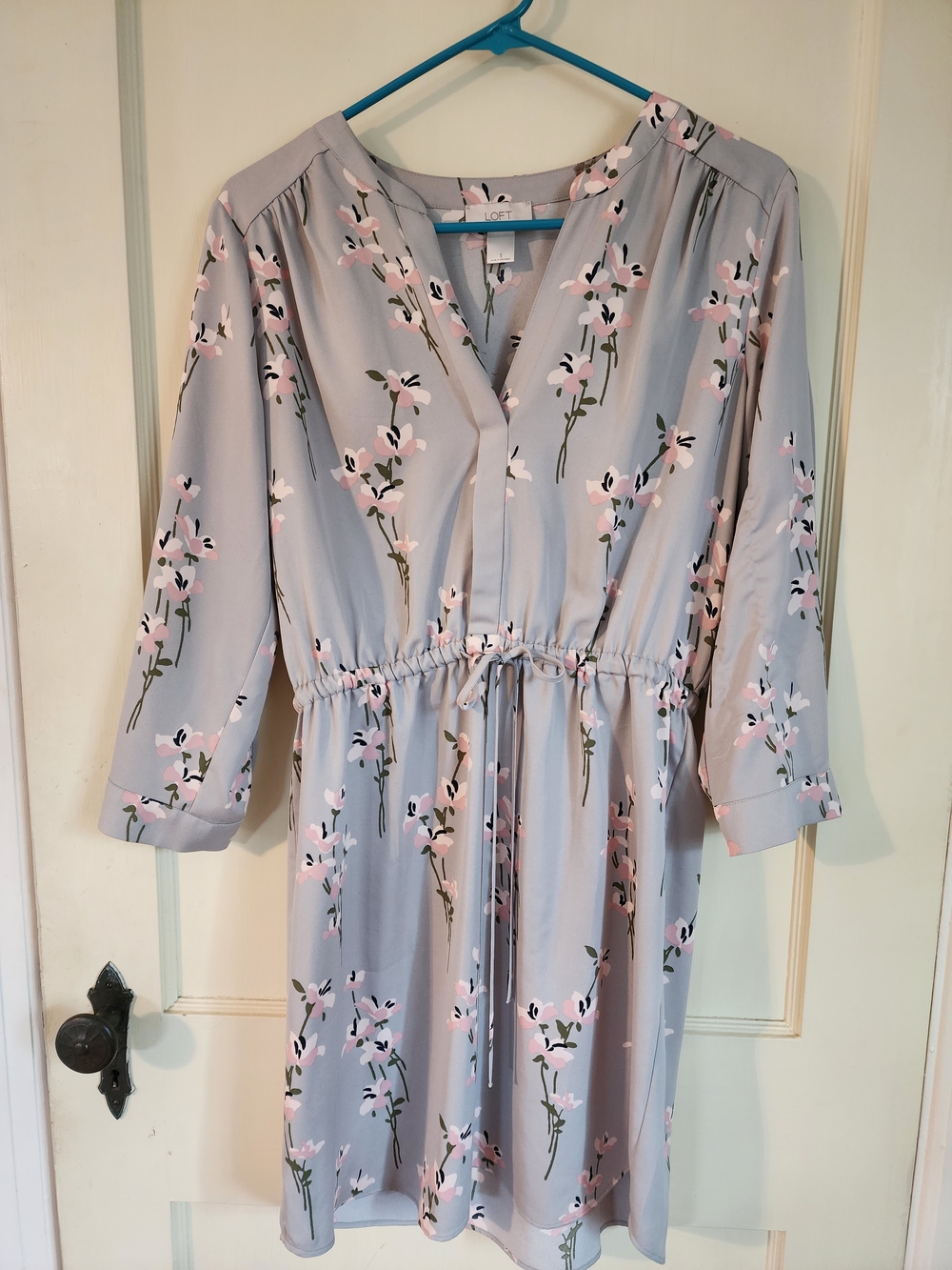 LOFT Light Gray Floral Tie-Waist Long Sleeve Dress
